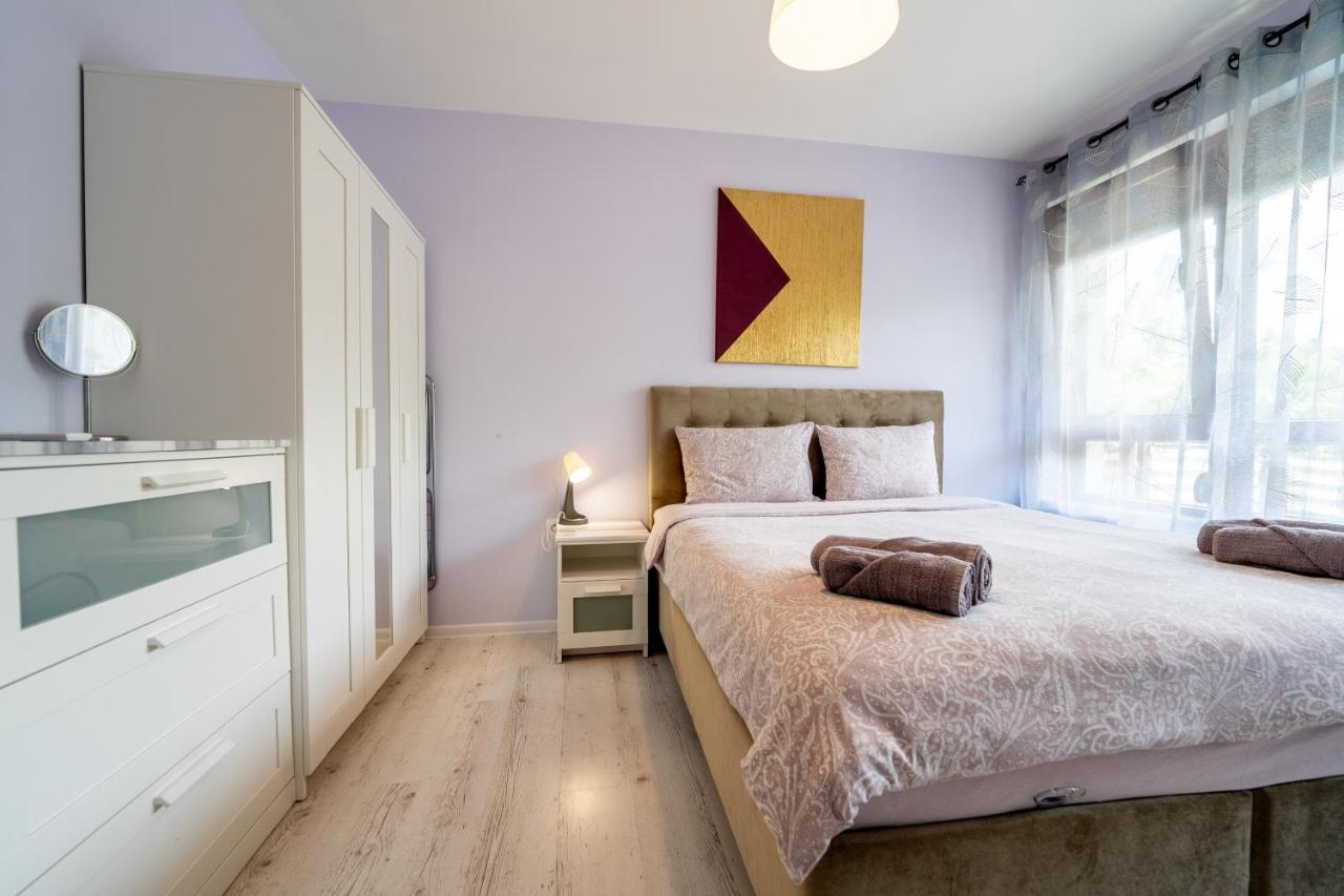 Sunny Apartment In Studentski Grad, Behind Unss Sofia Exterior foto