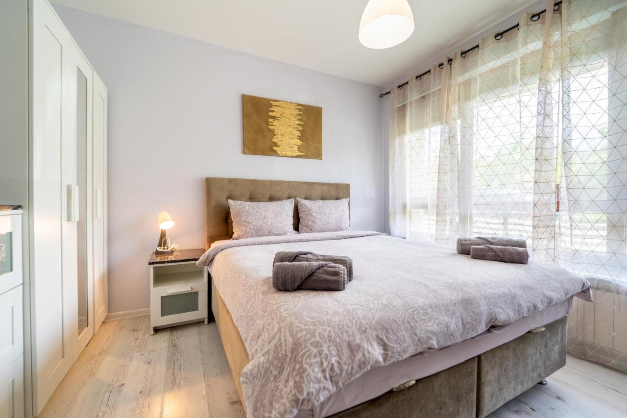 Sunny Apartment In Studentski Grad, Behind Unss Sofia Exterior foto
