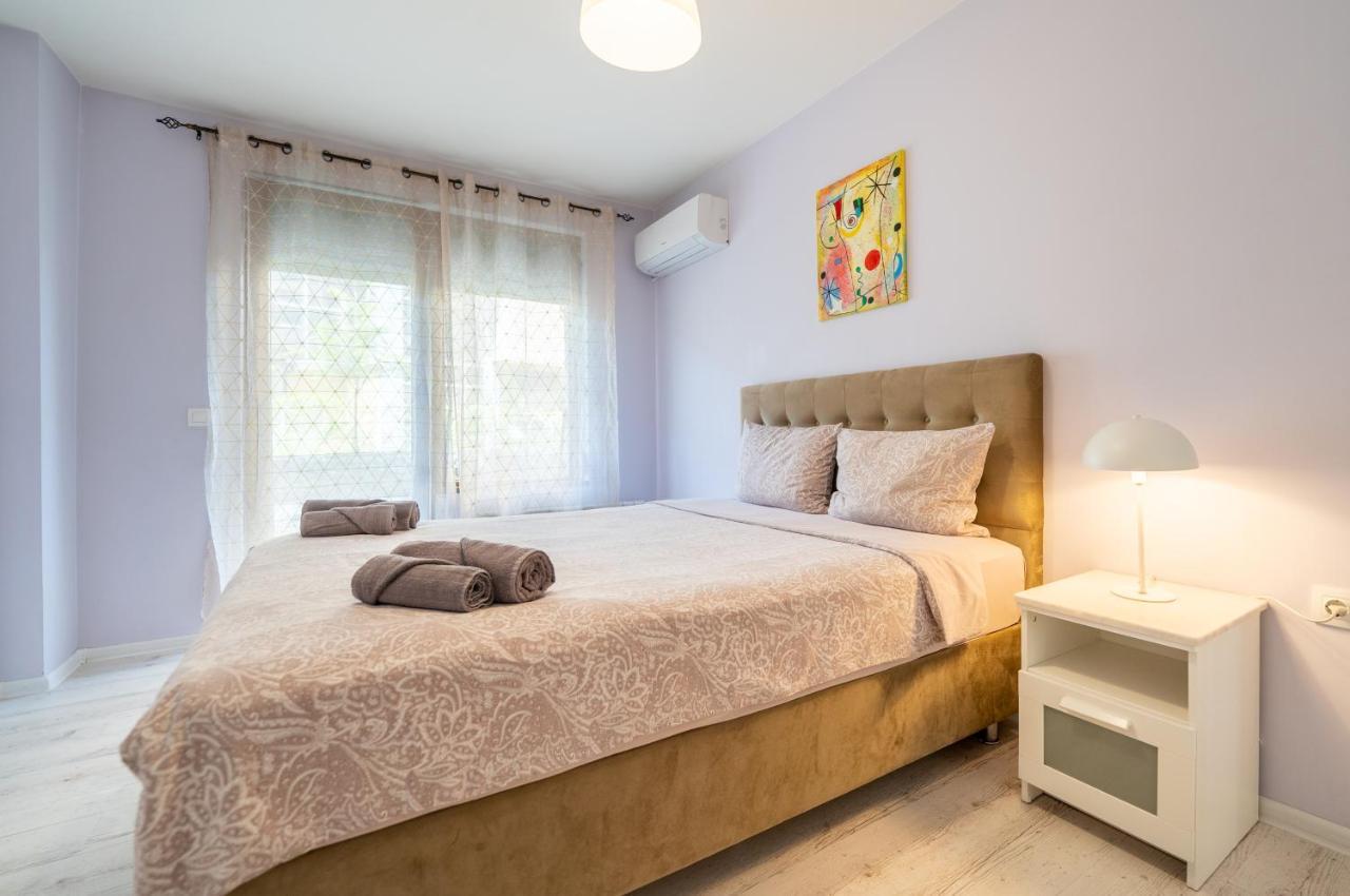 Sunny Apartment In Studentski Grad, Behind Unss Sofia Exterior foto